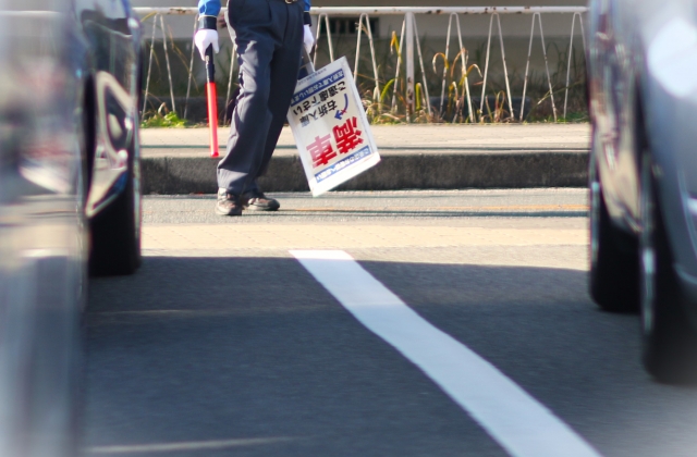 駐車場での車上荒らし対策！照明・カメラ・警備で愛車を守る