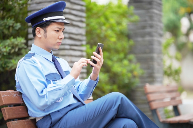 警備員の正社員と契約社員、徹底比較！給料・待遇・安定性であなたに合うのはどっち？